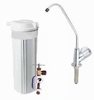 Purificateur d`eau sous évier simple